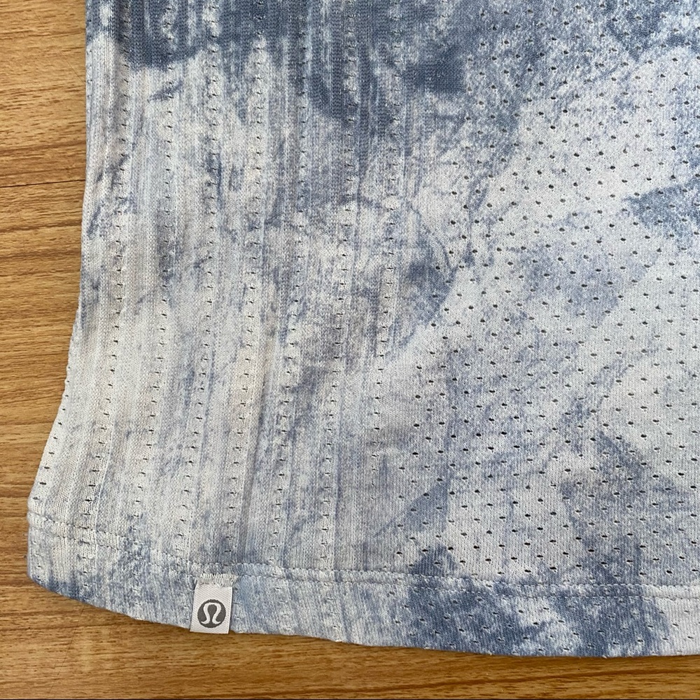 lululemon Train to Be Top